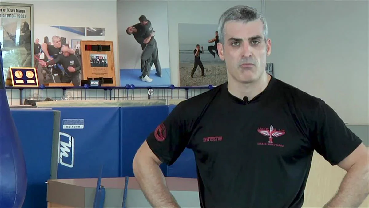 Edged Weapon Defense and Control Holds by David Kahn - Image 6