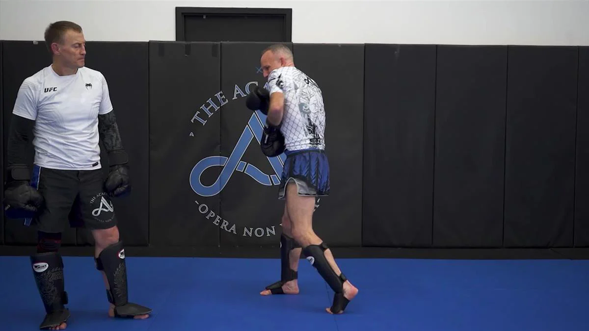 Essential Kickboxing Defense & Counters by Nat McIntyre - Image 4