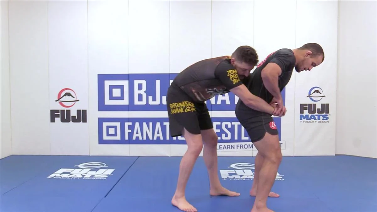 Marinhotine Mastery: A Comprehensive Guide To Dominating The Guillotine by Pedro Marinho - Image 5