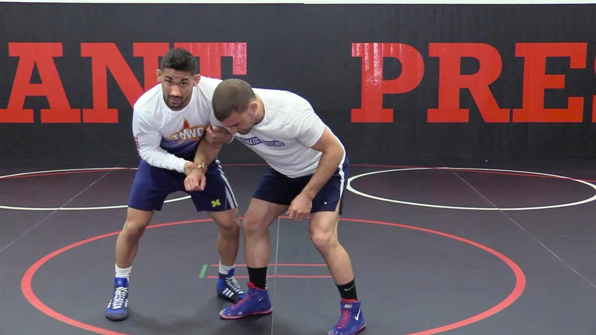 Quick & Effective Hand Fighting by Alec Pantaleo - Image 4