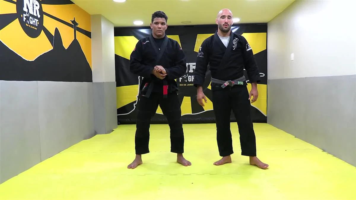 Seated Lapel Guard System by Alessandro Botelo - Image 5