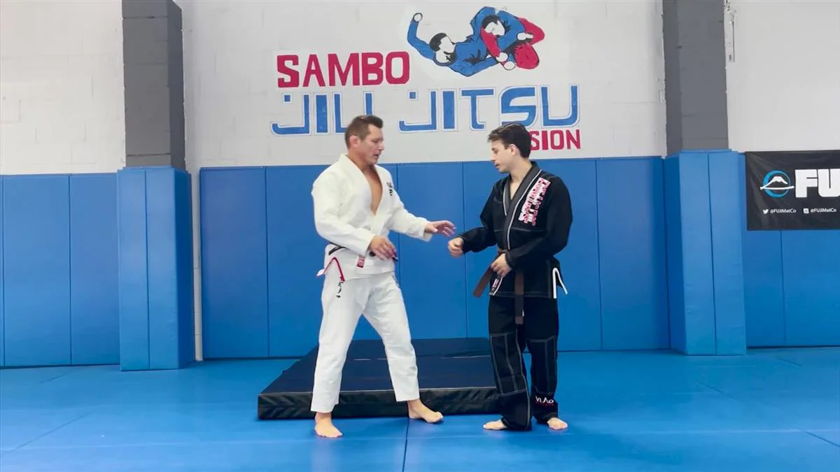 Sode Tsurikomi Goshi by Vlad Koulikov - Image 5