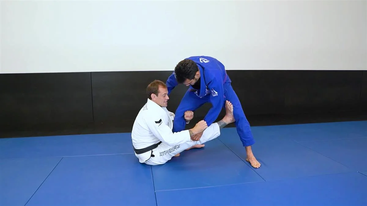 The Cavalcanti Open Guard by Vicente Cavalcanti - Image 5